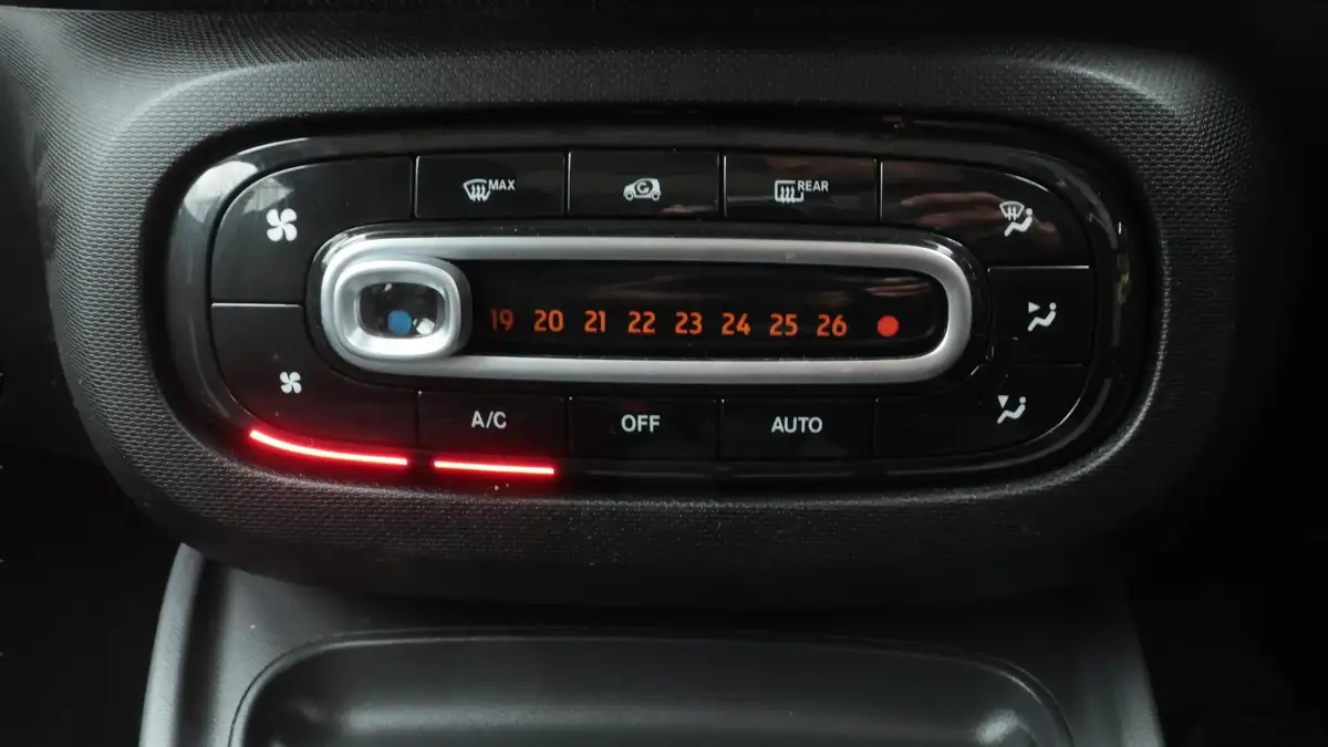2019-smart-forfour-10-prime-premium-twinamic-big-12