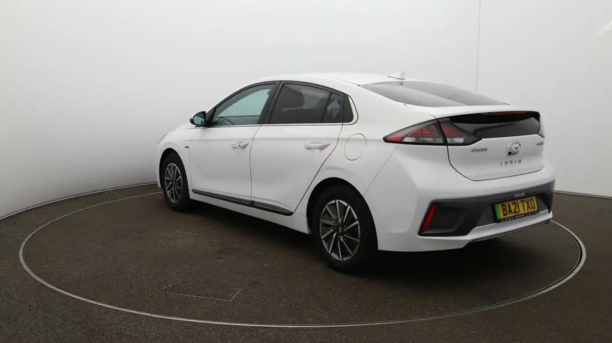 2021-hyundai-ioniq-e-premium-se-electric-100kw-big-54
