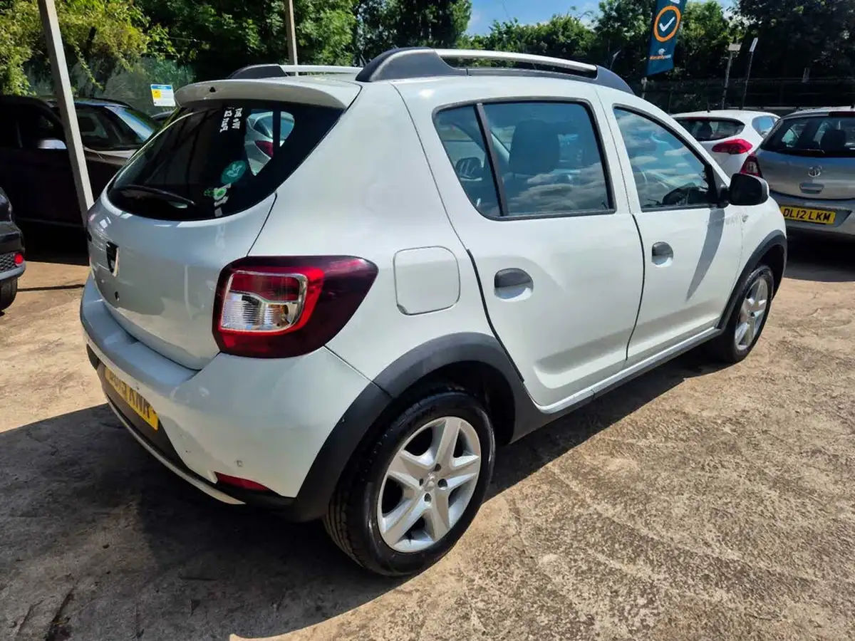 2015-dacia-sandero-stepway-15d-laureate-big-5