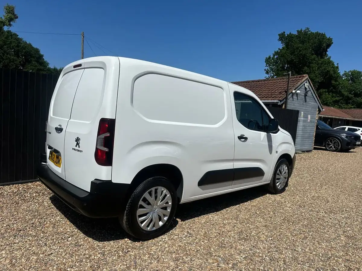 2021-peugeot-partner-15-bluehdi-1000-professional-100ps-eu6dt-panel-big-4