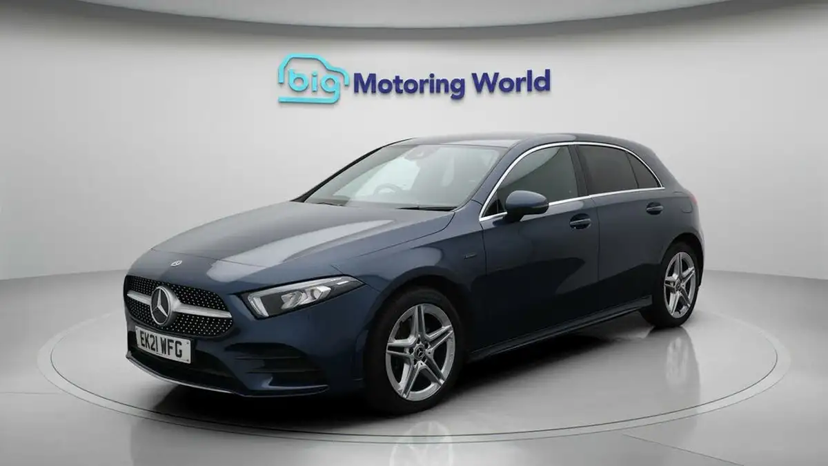 2021-mercedes-benz-a-class-13-a250e-amg-line-hatchback-5d-big-3