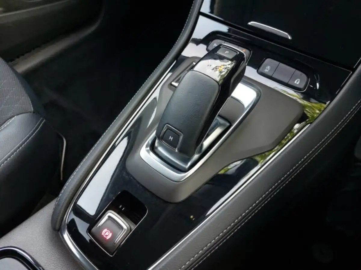 2022-vauxhall-grandland-12-gs-line-auto-big-13
