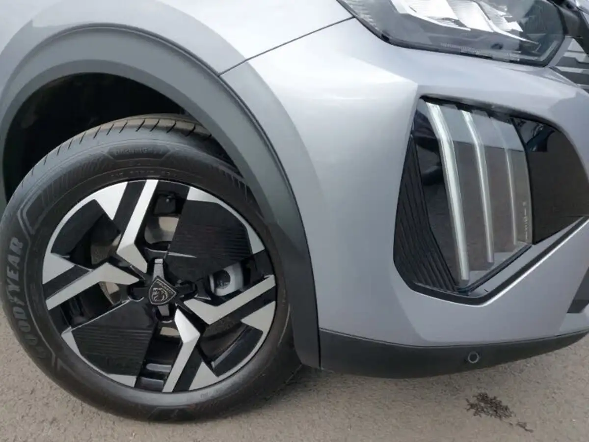 2024-peugeot-2008-suv-12-puretech-allure-130ps-big-8
