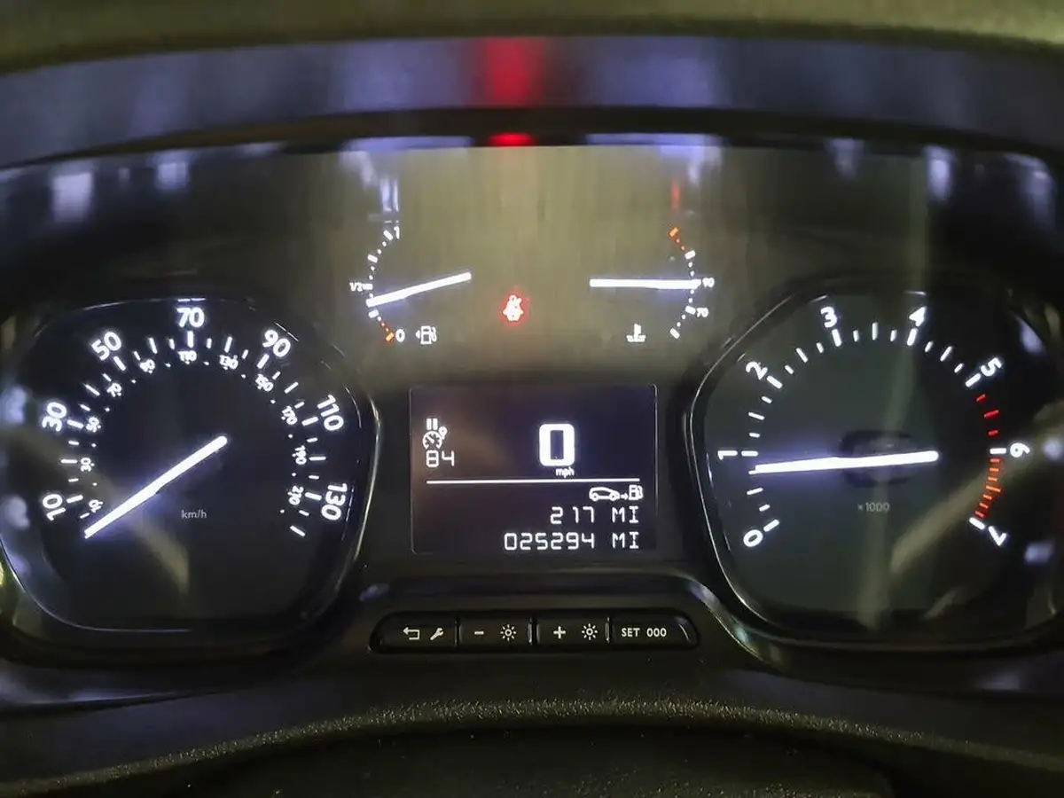 2023-peugeot-expert-15-bluehdi-professional-premium-standard-1000-big-23