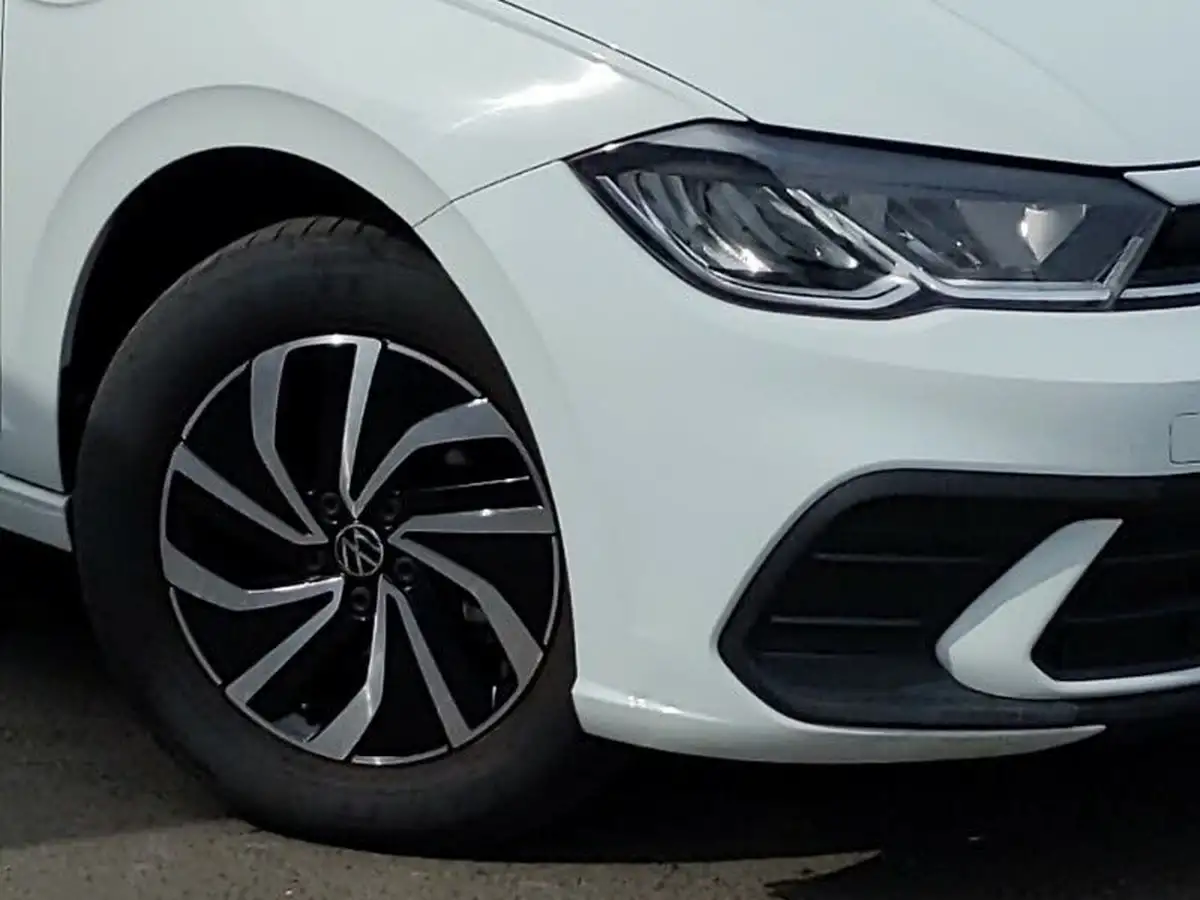 2022-volkswagen-polo-10-life-big-8
