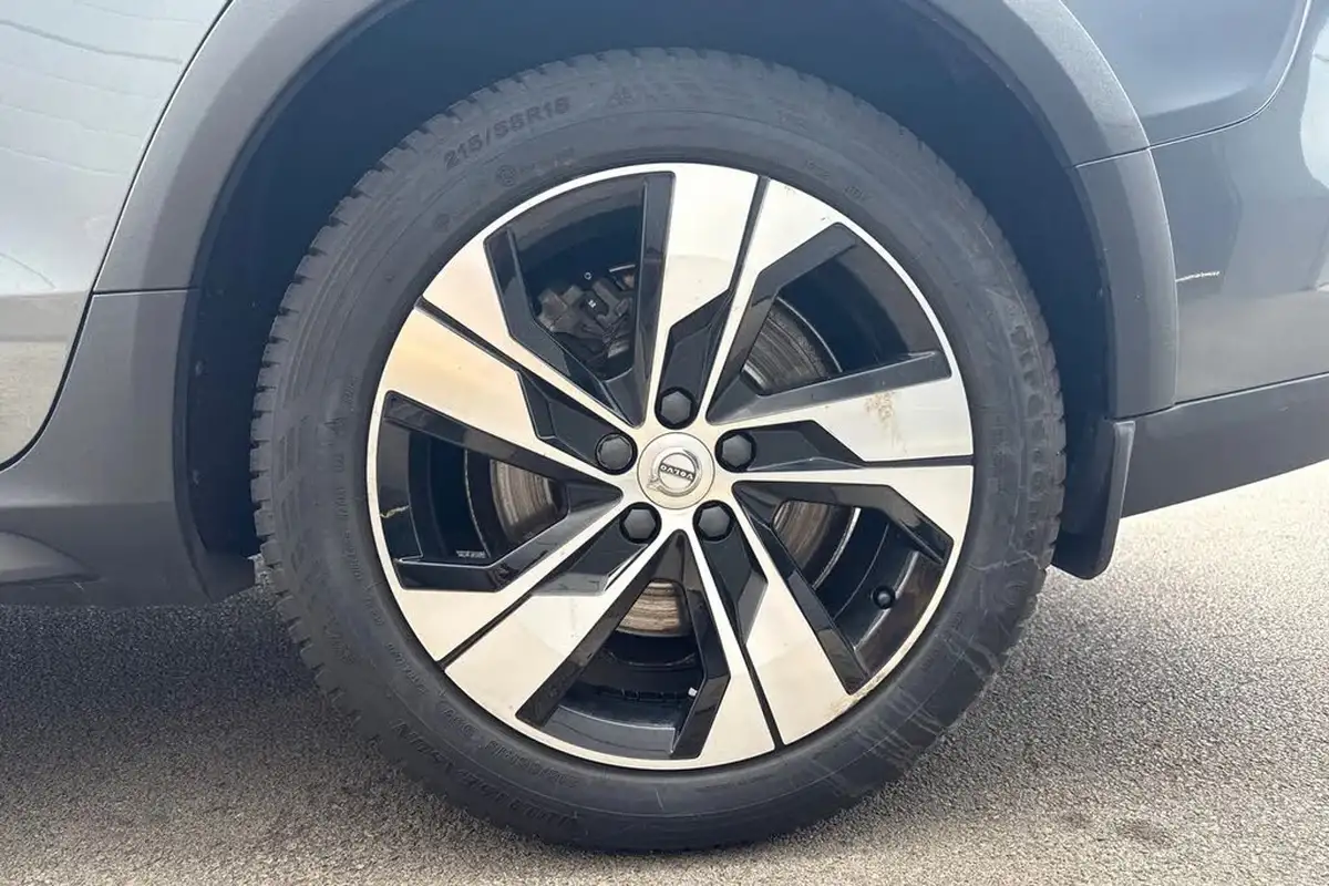 2019-volvo-v60-20td-d4-cross-country-big-12