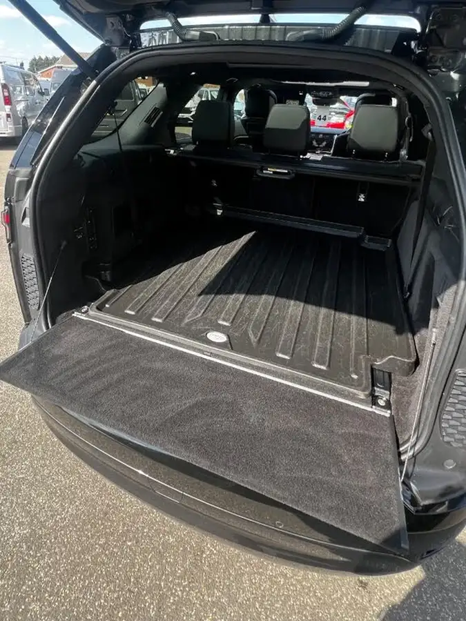 2021-land-rover-discovery-30-d300-r-dynamic-se-big-17