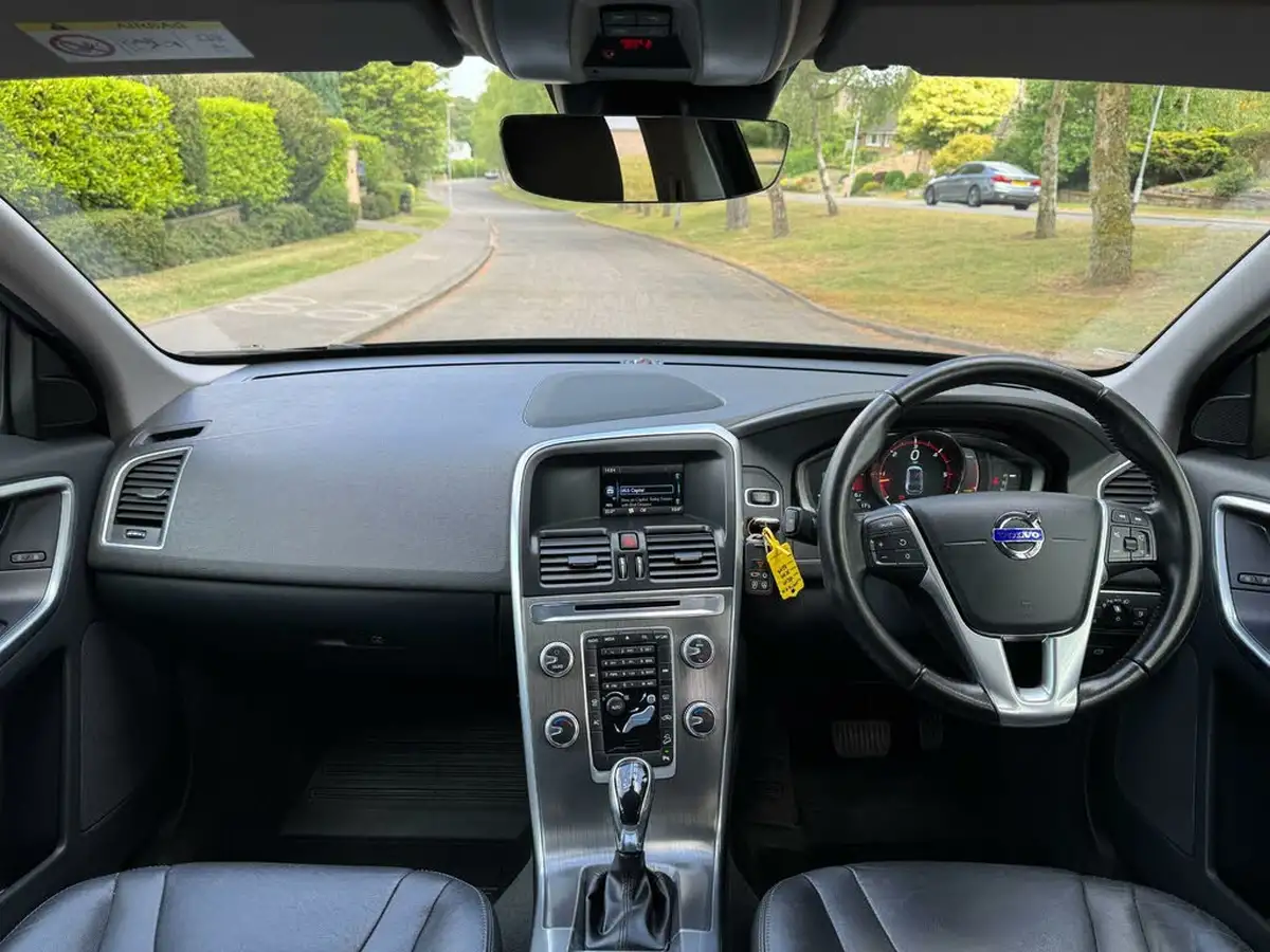 2016-volvo-xc60-24td-d4-se-lux-geartronic-big-22