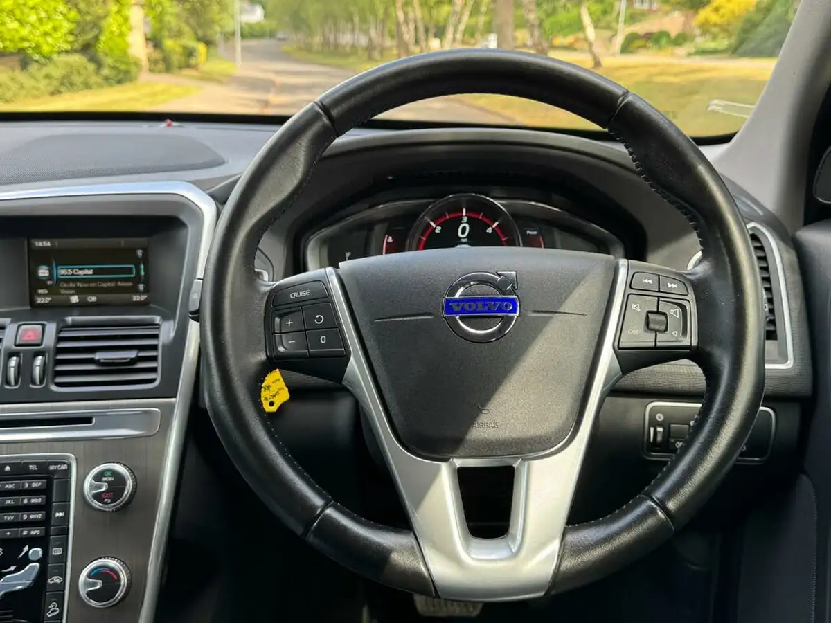 2016-volvo-xc60-24td-d4-se-lux-geartronic-big-46