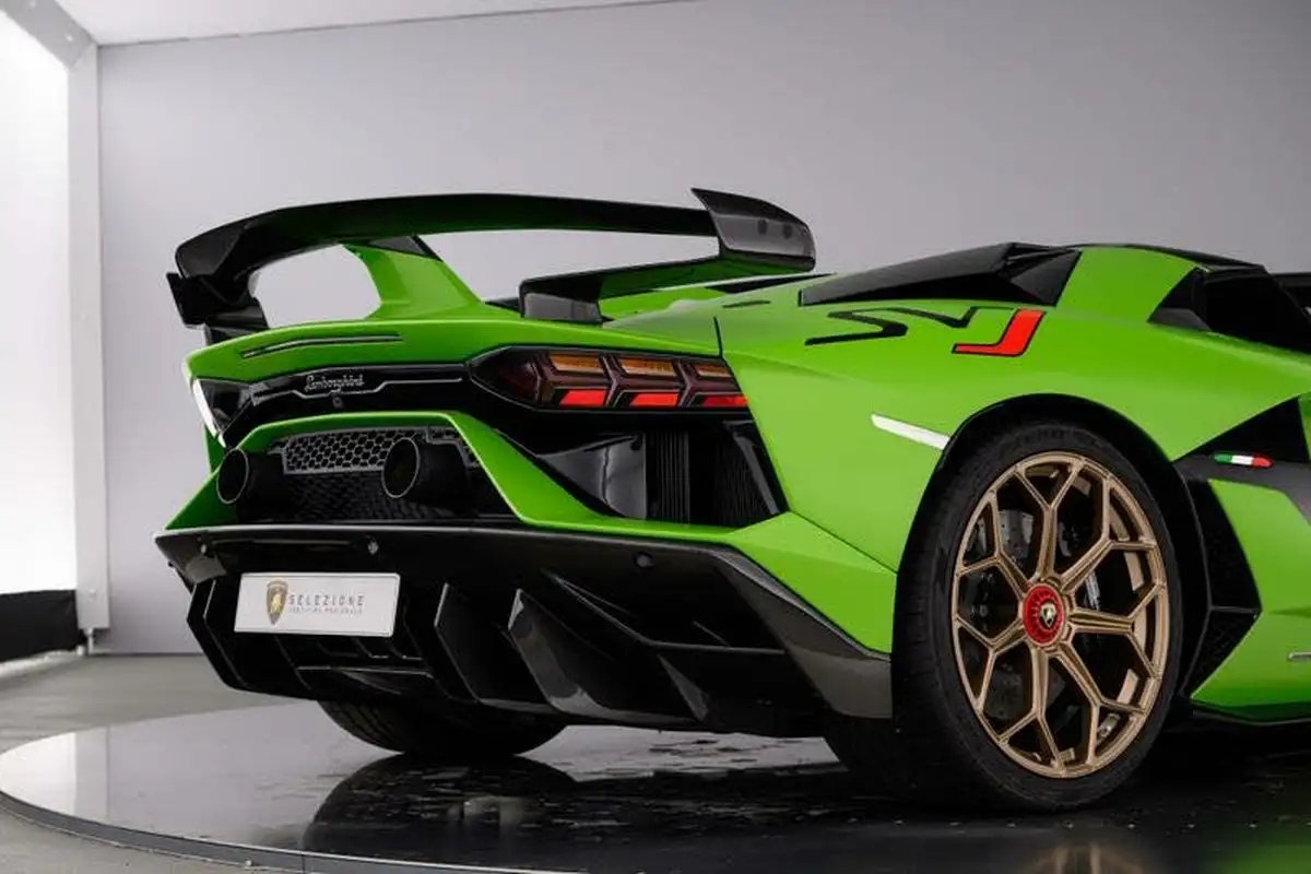 2021-lamborghini-aventador-65-svj-roadster-big-18