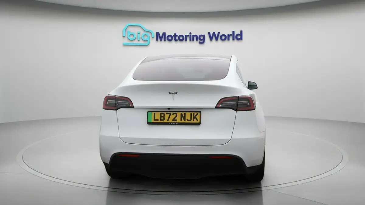 2022-tesla-model-y-e-rwd-big-6