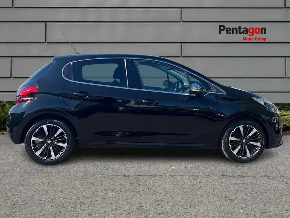 2018-peugeot-208-12-puretech-tech-edition-82bhp-big-13