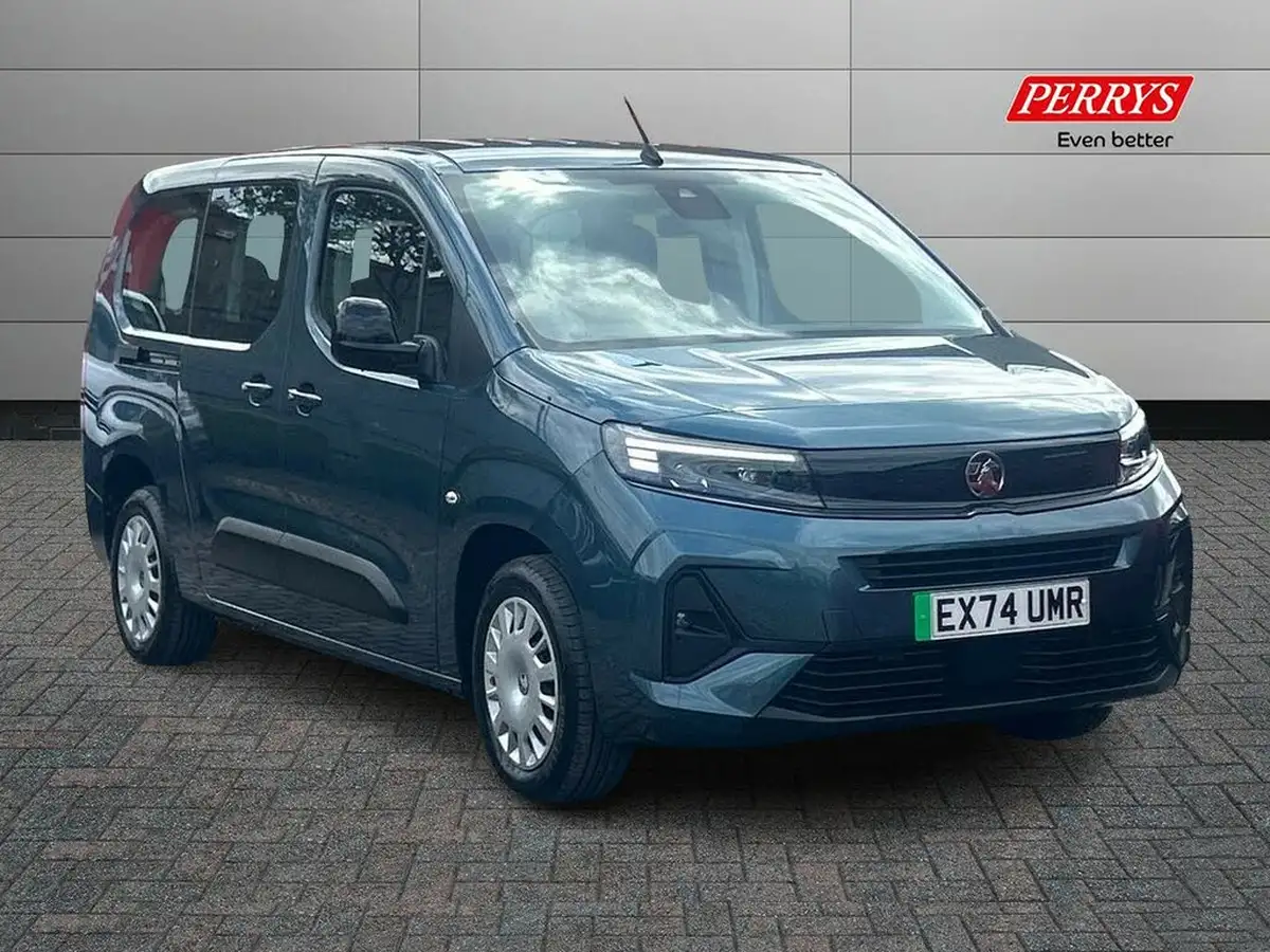 2024-vauxhall-combo-life-e-design-xl-big-0