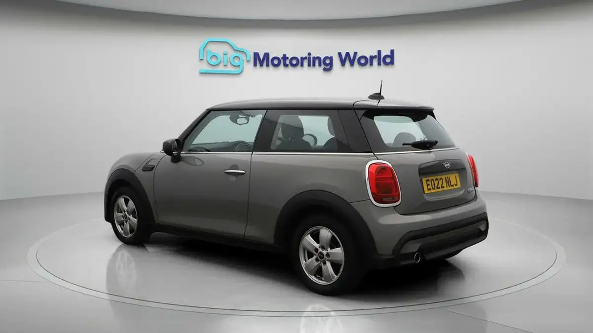 2022-mini-cooper-15-cooper-classic-hatchback-3d-auto-big-5