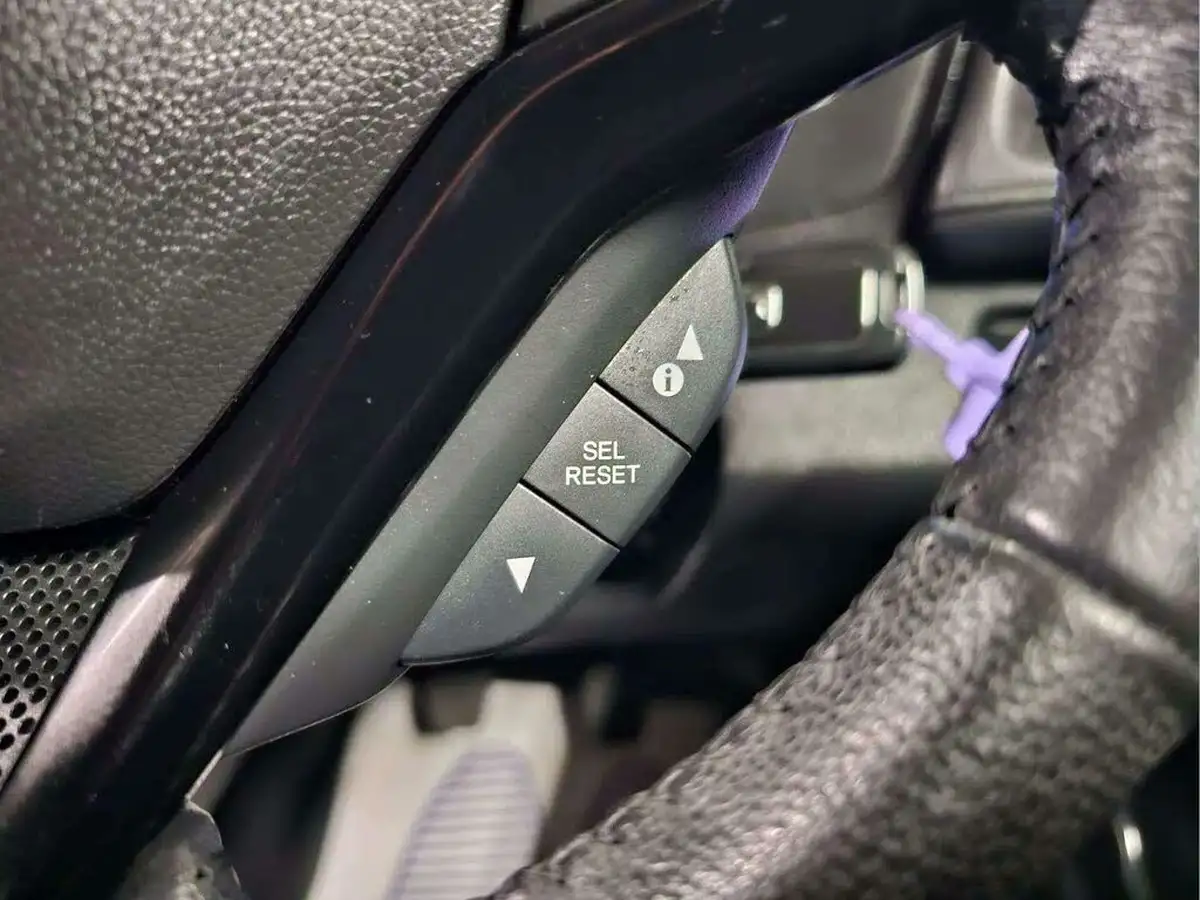 2016-honda-hr-v-16-i-dtec-se-navi-big-30