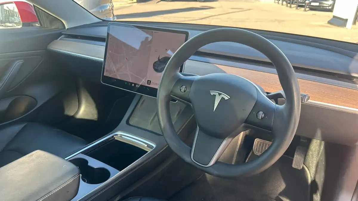 2020-tesla-model-3-e-long-range-big-21