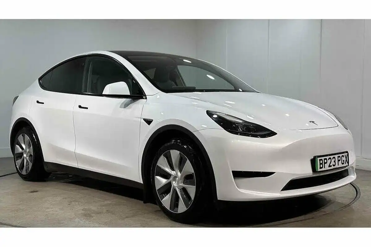 2023-tesla-model-y-e-rwd-big-10