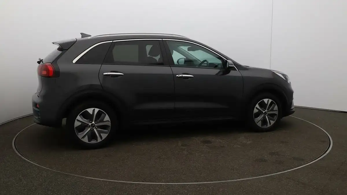 2021-kia-e-niro-ev-3-big-49