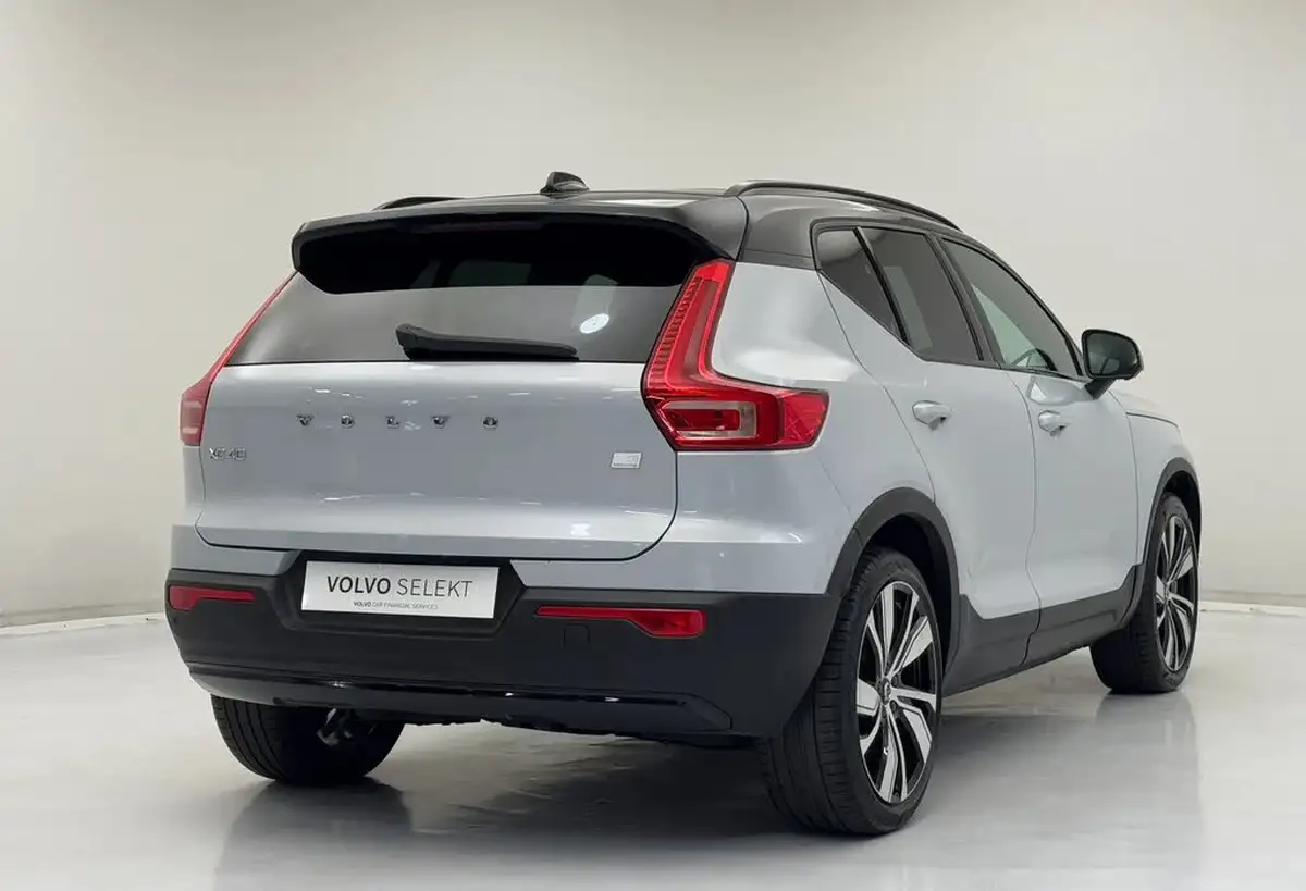 2021-volvo-xc40-e-p8-first-edition-big-5