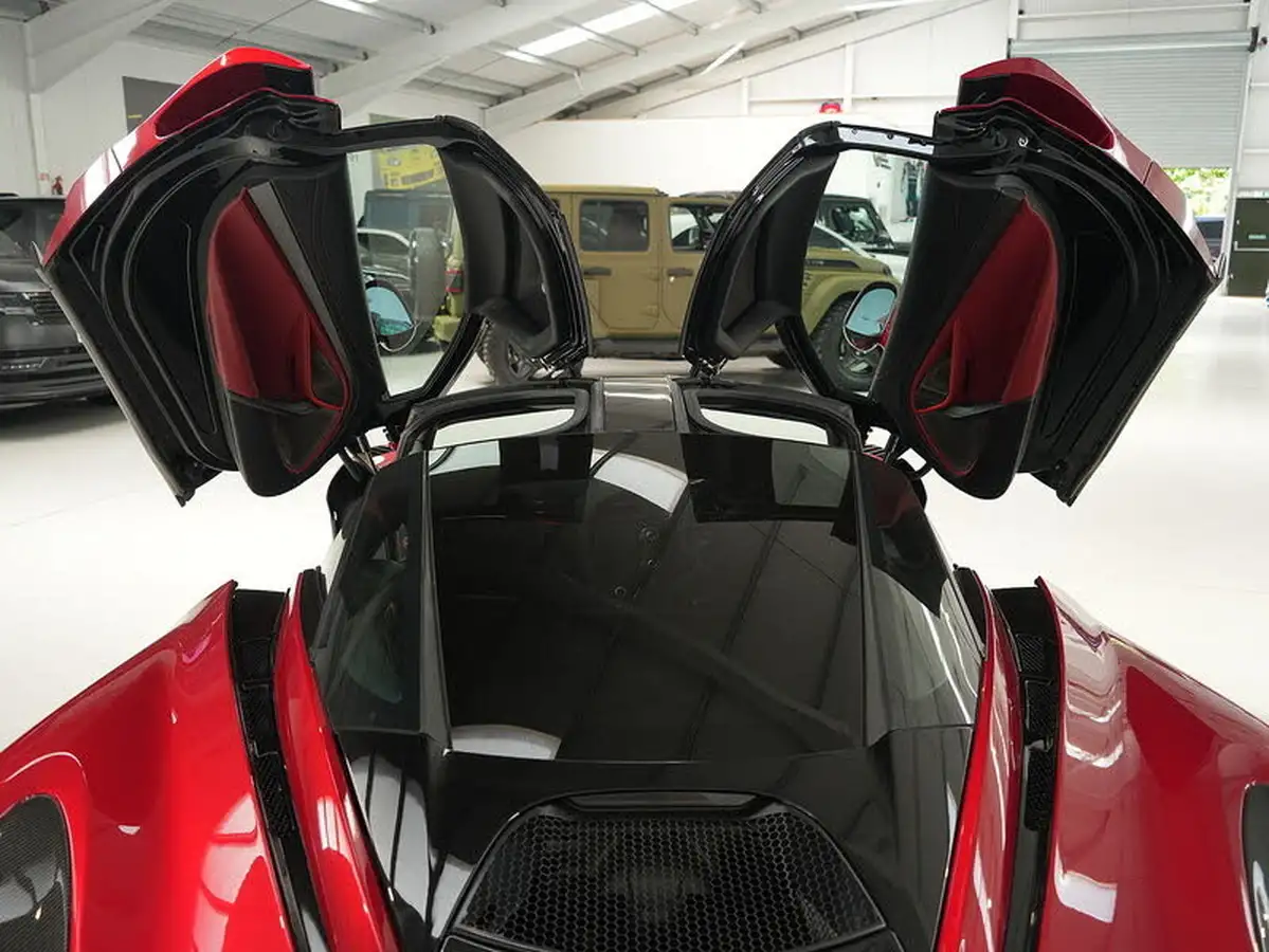 2018-mclaren-720s-40-luxury-big-8