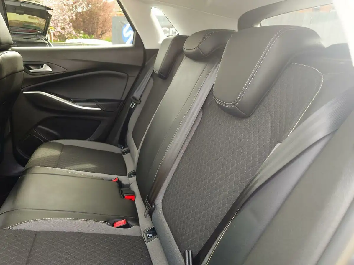 2022-vauxhall-grandland-12-gs-line-big-23