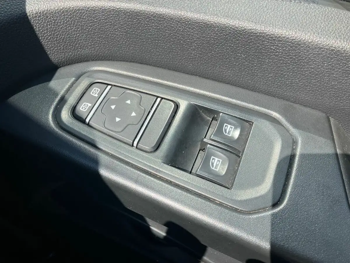 2022-renault-trafic-20dci-sl28-130-business-big-16