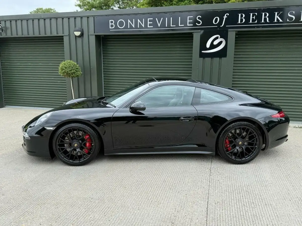 2015-porsche-911-38-carrera-gts-coupe-big-21