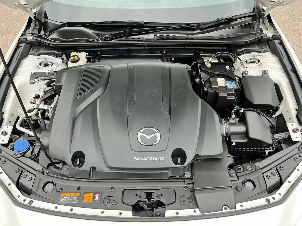 2022-mazda-mazda3-20-sport-lux-186ps-saloon-4d-big-17