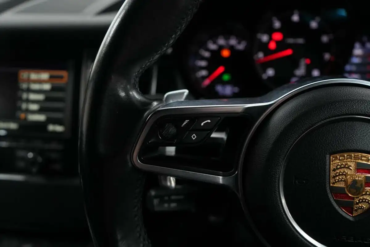 2015-porsche-macan-20-big-39