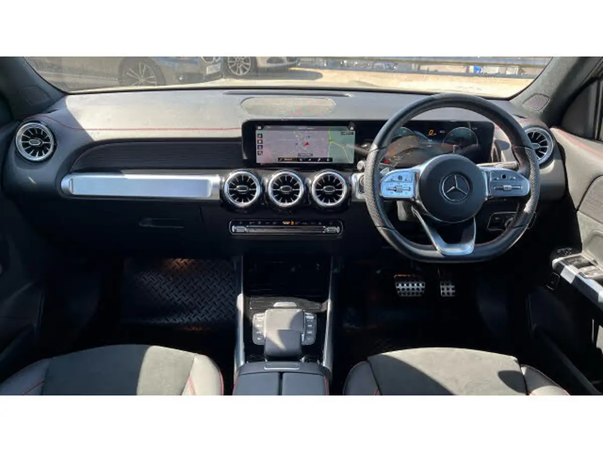 2022-mercedes-benz-eqb-e-eqb-300-amg-line-big-9