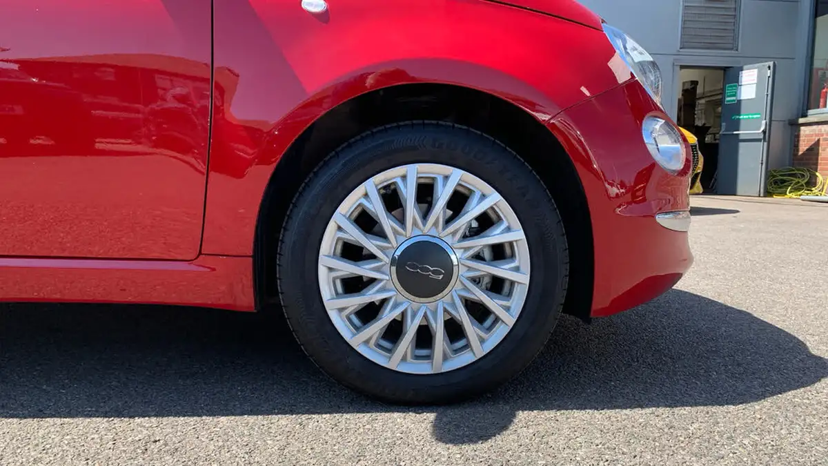 2025-fiat-500-10-big-16