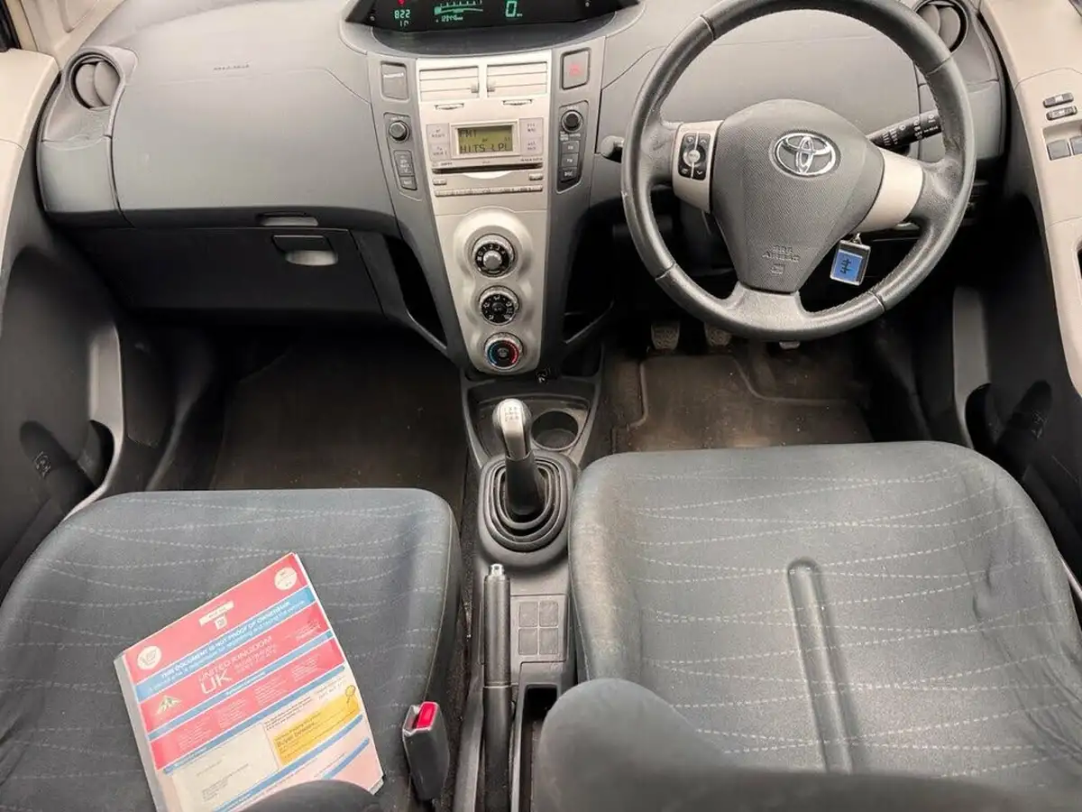 2008-toyota-yaris-13-t3-5d-big-7