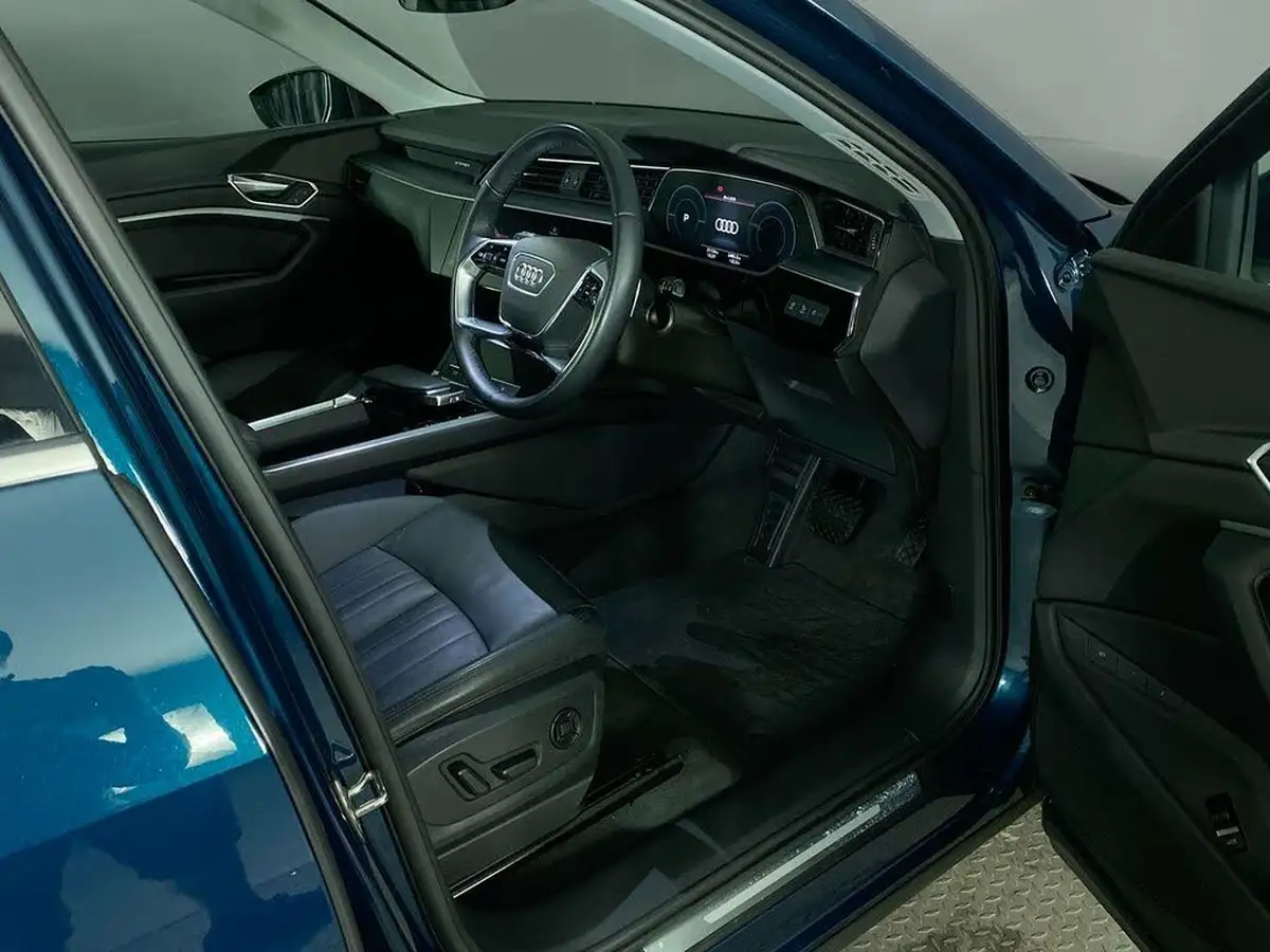 2022-audi-e-tron-55e-technik-station-wagon-big-14