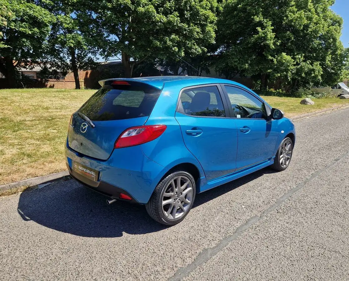 2014-mazda-mazda2-13-sport-venture-big-19