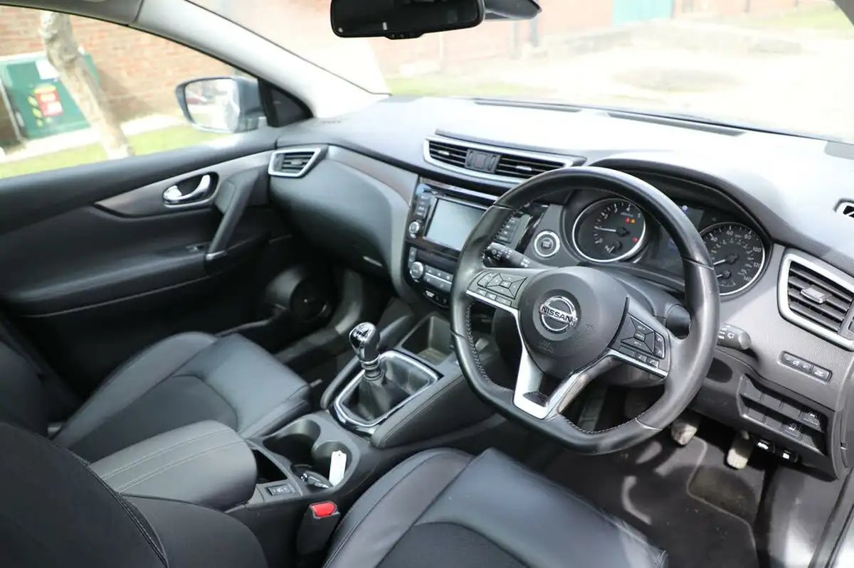 2019-nissan-qashqai-13-dig-t-tekna-140ps-big-12
