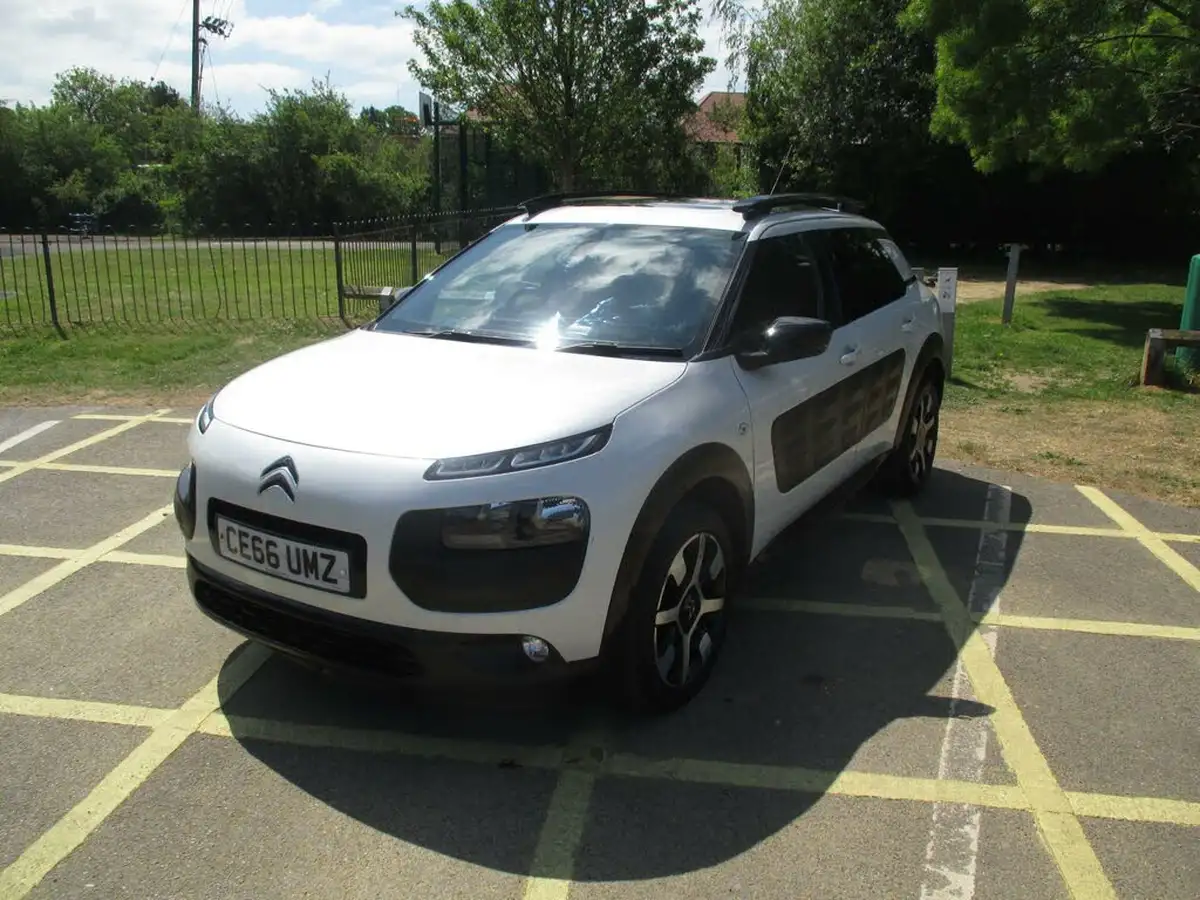 2016-citroen-c4-cactus-16bluehdi-flair-edition-big-22