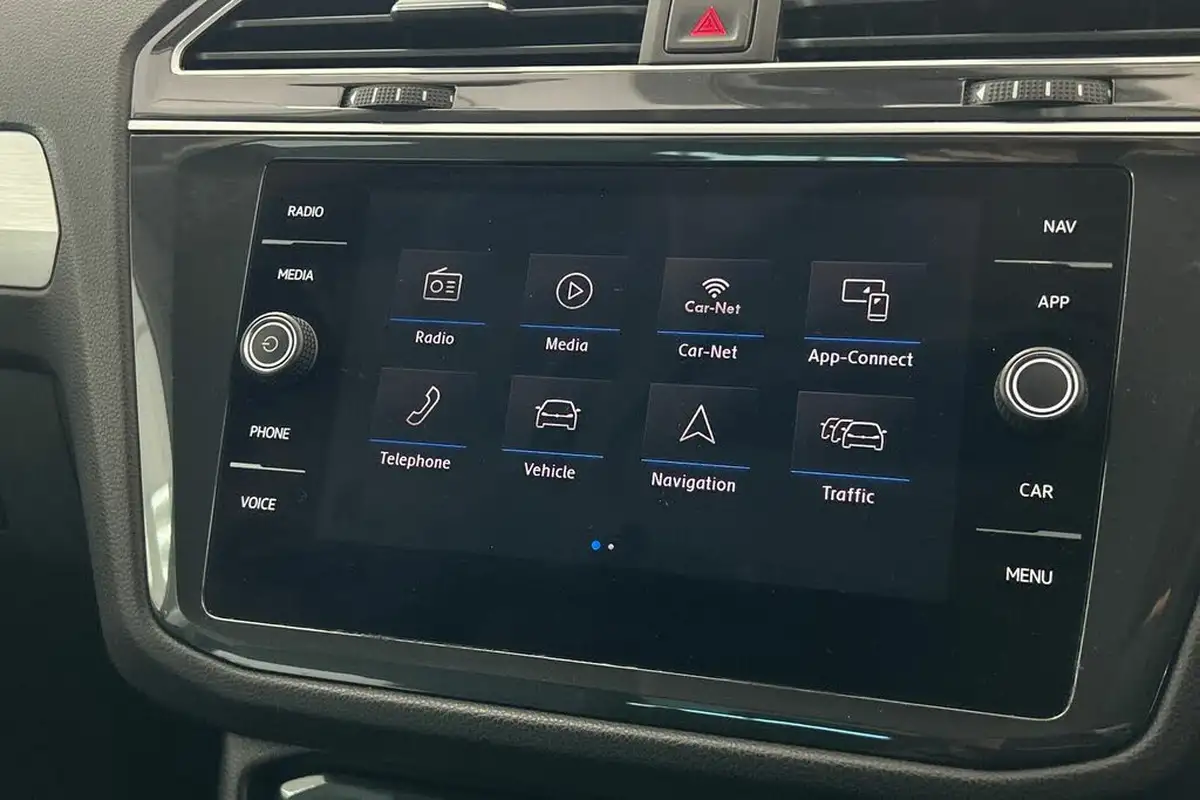 2018-volkswagen-tiguan-20tdi-se-navigation-150ps-scr-big-22