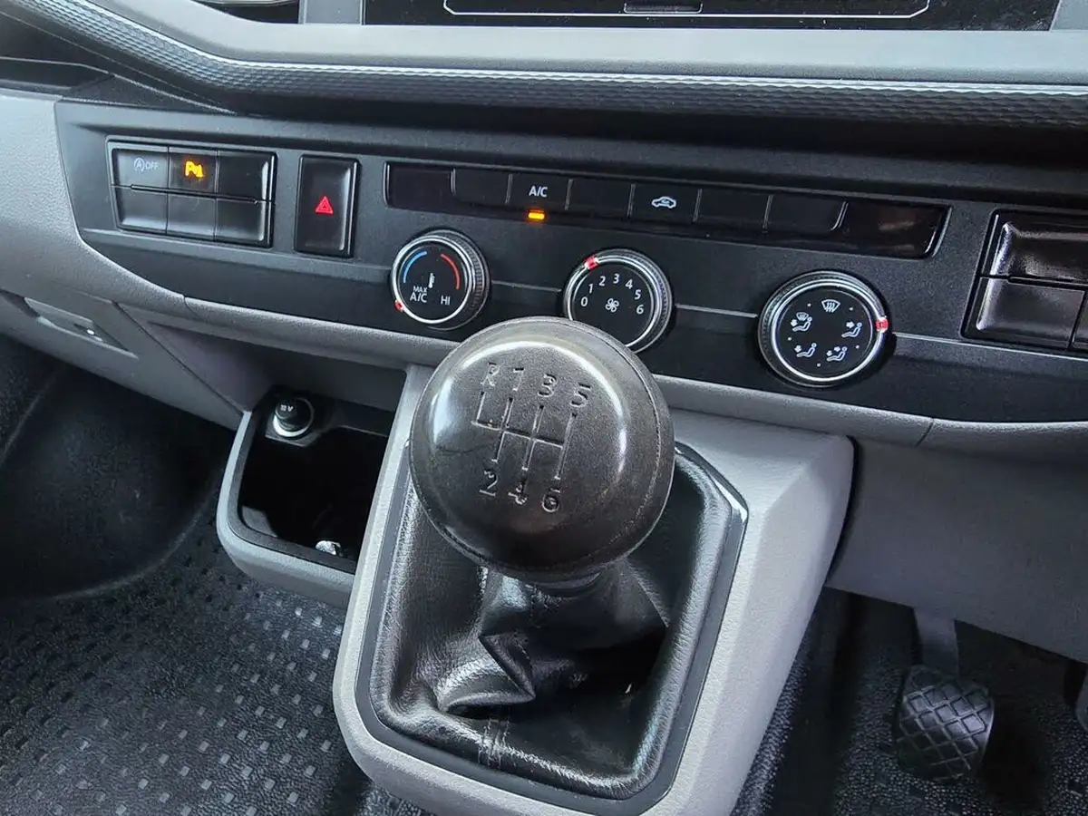 2021-volkswagen-transporter-20tdi-t30-highline-bmt-swb-150pseu6dt-e-panel-van-big-8