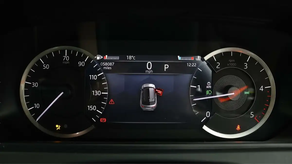2021-land-rover-range-rover-velar-20-d200-velar-big-9