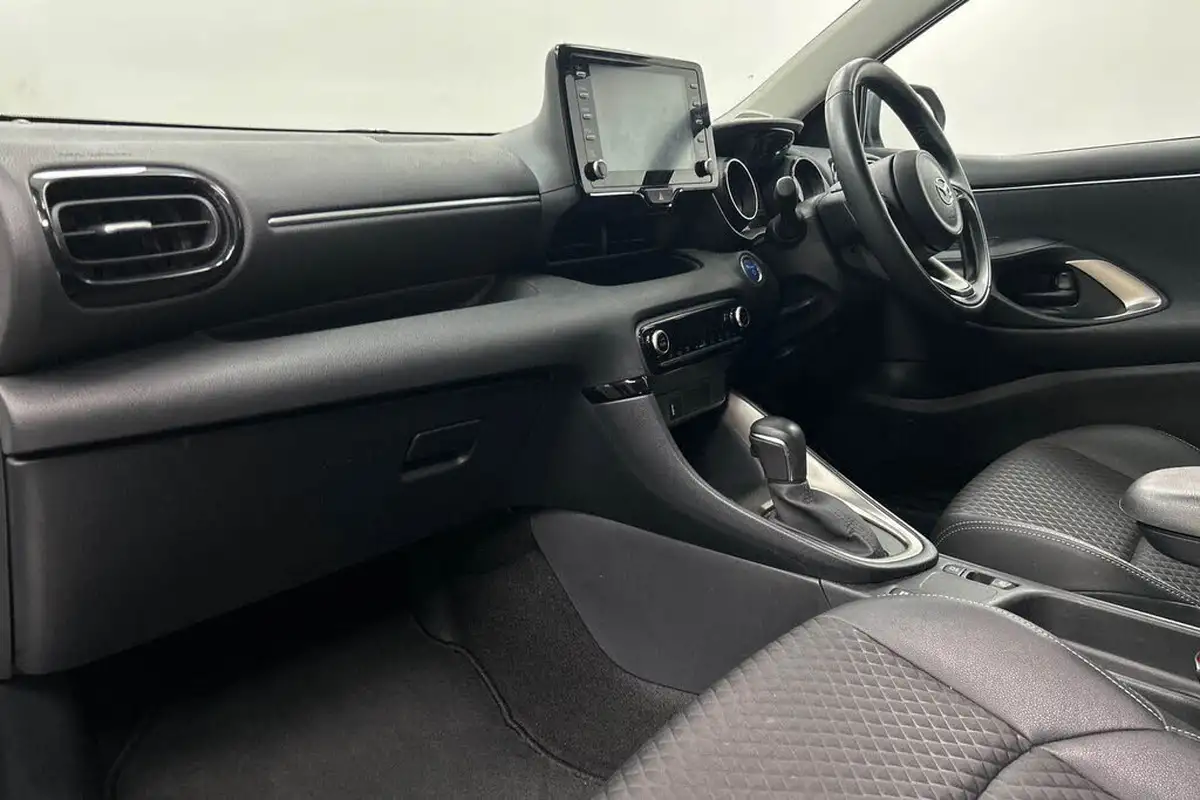 2022-mazda-mazda2-15-agile-big-5