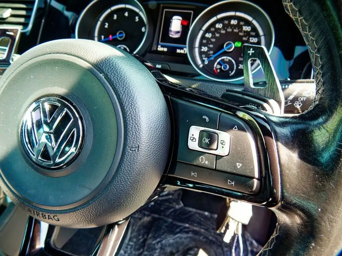 2016-volkswagen-golf-20-tsi-r-4motion-bmt-ss-hatchback-5d-dsg-big-24
