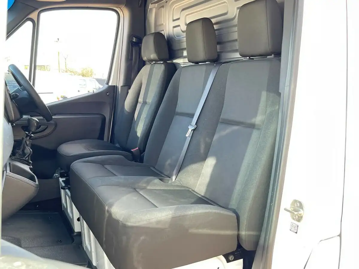 2020-mercedes-benz-sprinter-21cdi-316-l2h1-panel-van-rwd-eco-gear-360-big-17