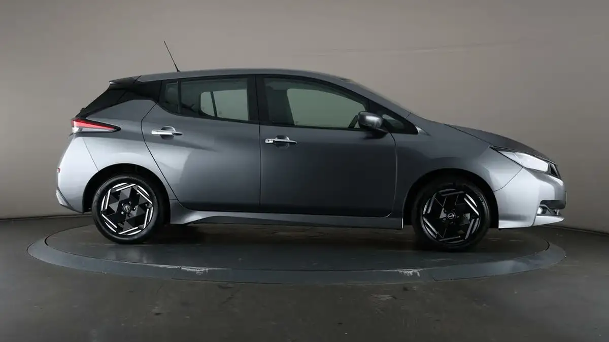 2023-nissan-leaf-e-acenta-39kwh-big-57