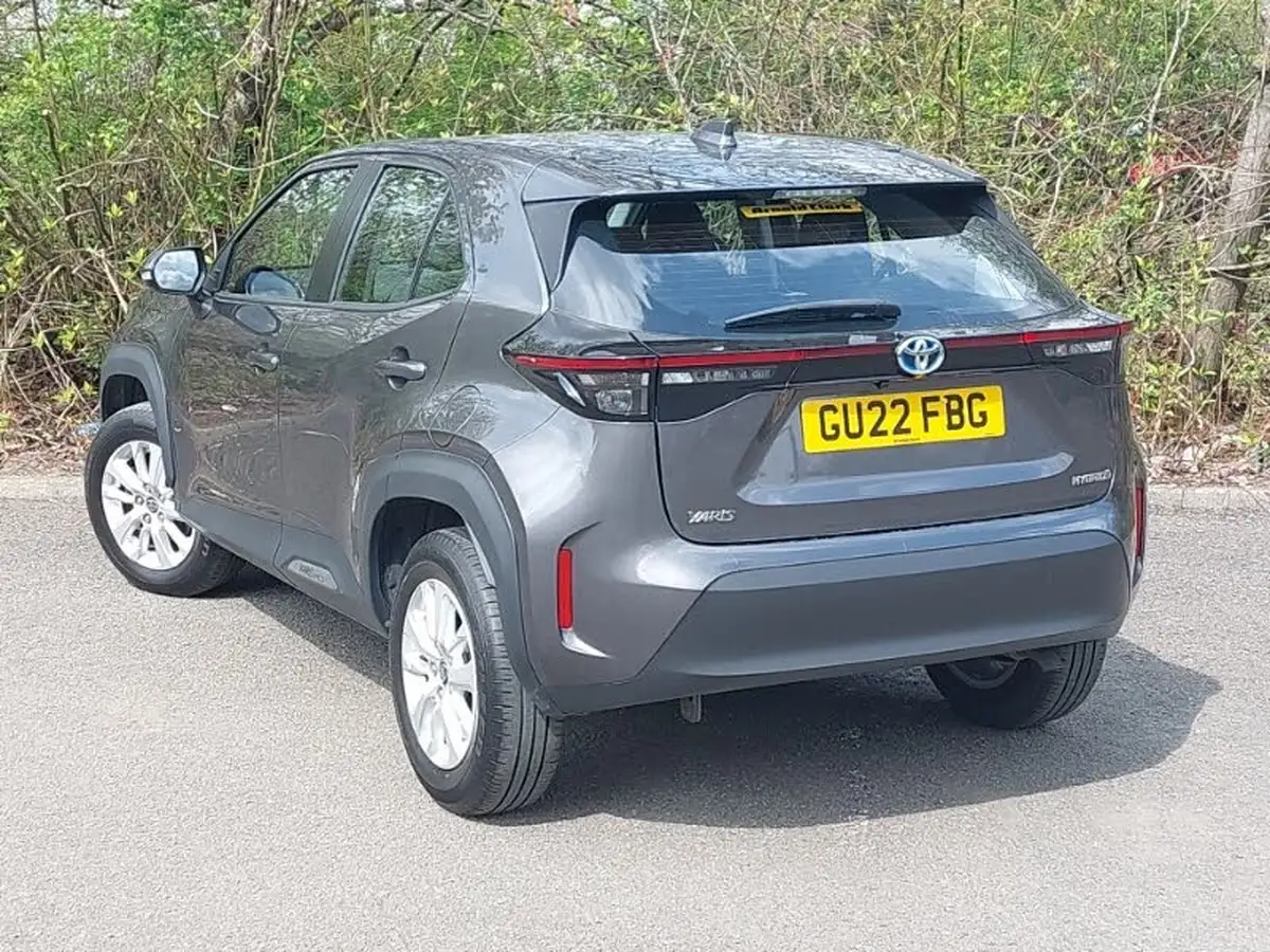 2022-toyota-yaris-cross-15-vvt-i-icon-big-1