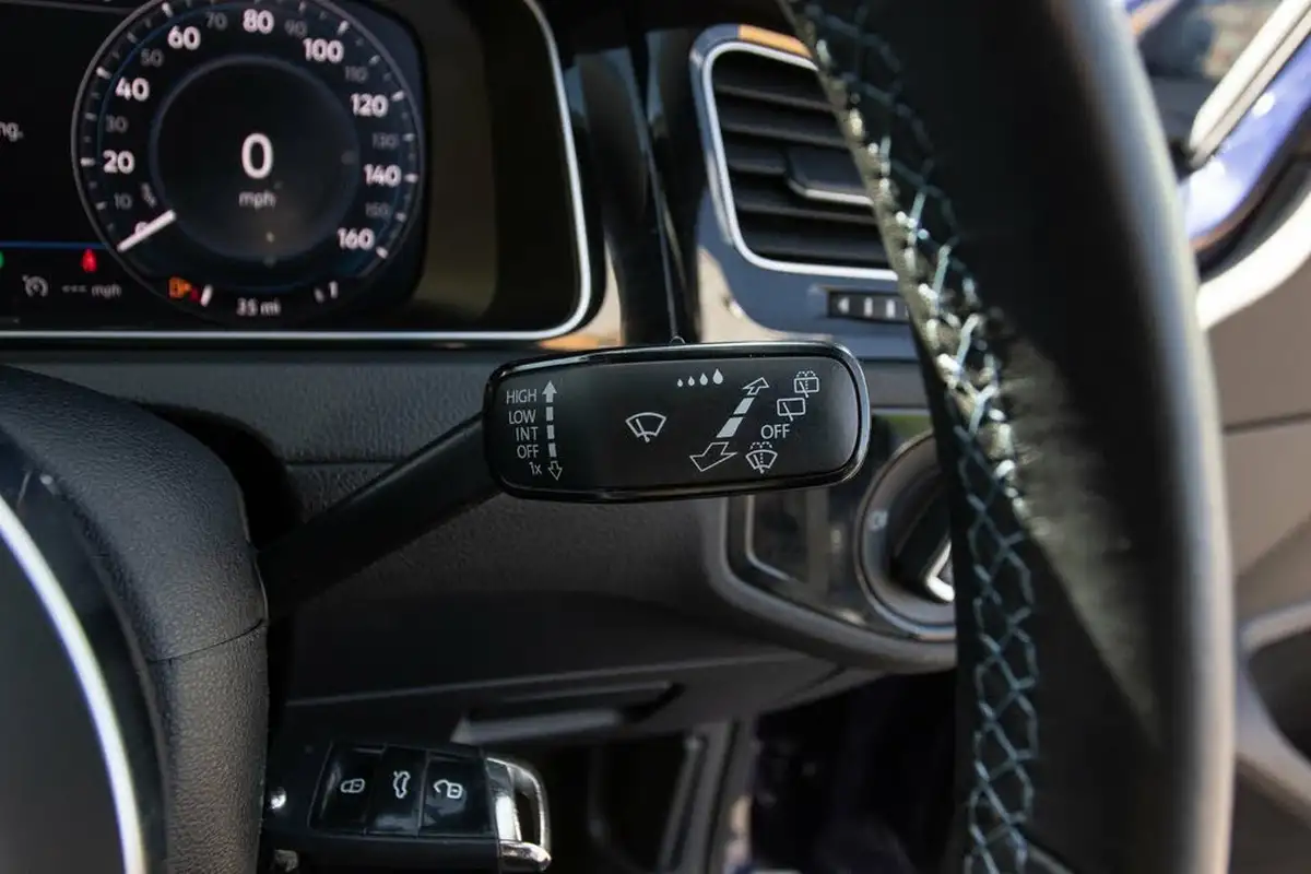 2018-volkswagen-golf-14-tsi-gte-advance-big-17