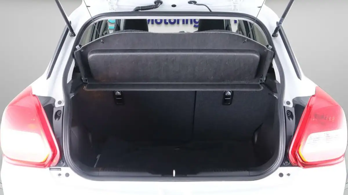 2019-suzuki-swift-12-dualjet-attitude-big-16