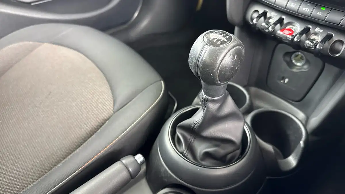 2018-mini-cooper-15-cooper-series-ii-ss-hatchback-5d-big-16