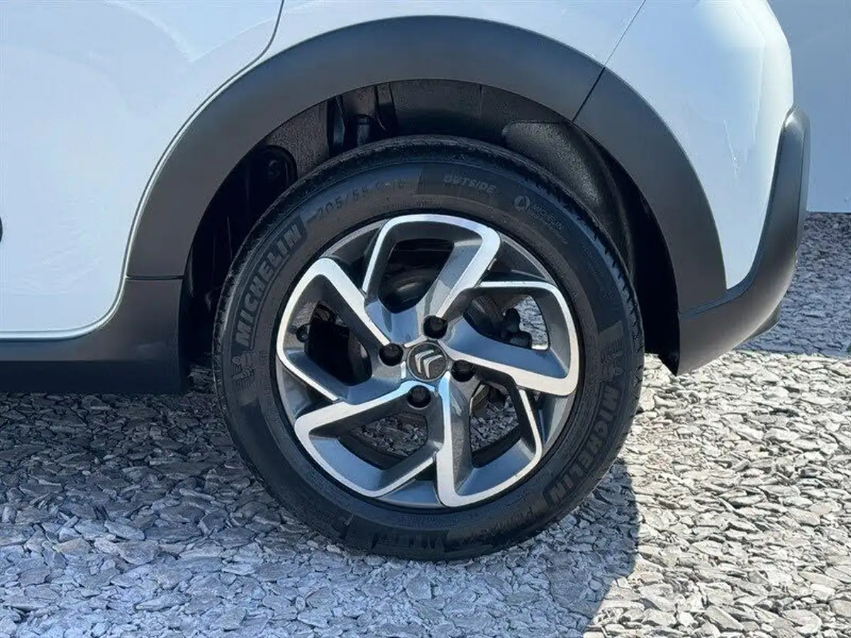 2021-citroen-c3-12-puretech-shine-110ps-eat6-big-5