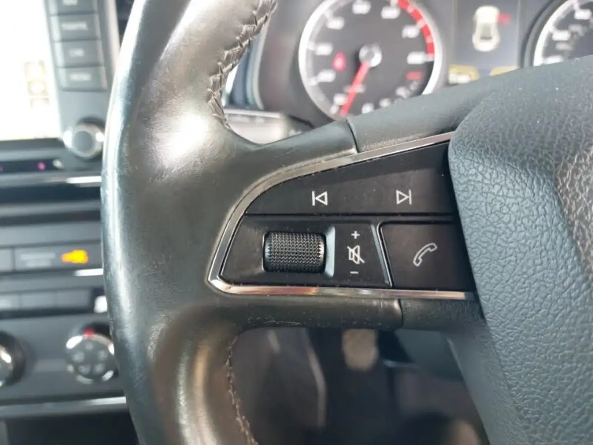 2015-seat-leon-12-se-tech-pack-tsi-110ps-hatchback-5d-big-9