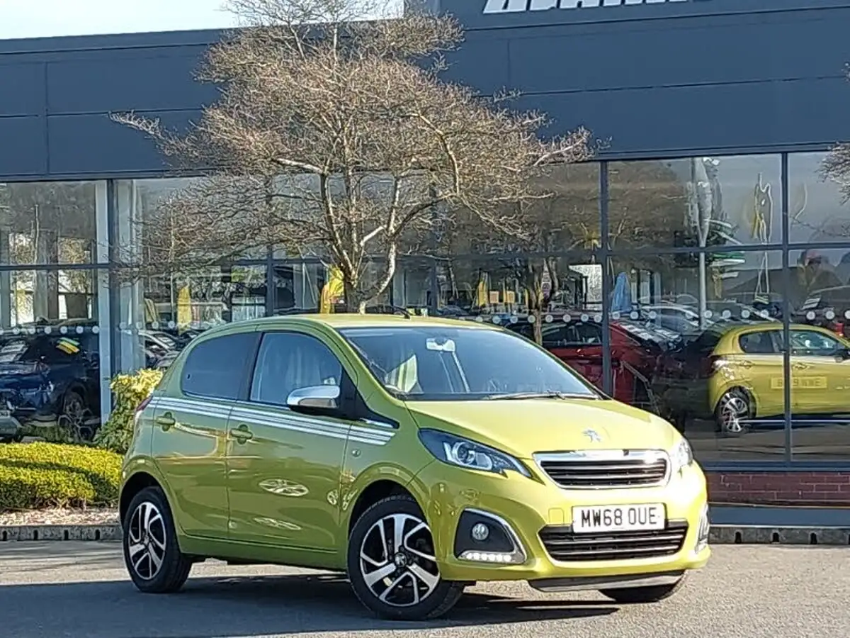 2018-peugeot-108-10-collection-72ps-hatchback-5d-big-0